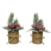 Pièce de Noël Decoris avec verdure et baies enneigées dans un pot en toile de jute - H15cm