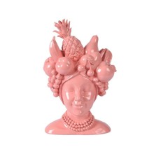 Decoris Vaas in vorm van vrouwen hoofd met hoed van vruchten polyresin 15x13,4x23cm koraal