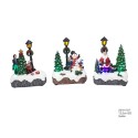 Kerstscene polystone met  lantaarn- 12,5x9,5x5,5 cm- LED- (excl.2xAAA batterij)