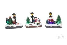 Kerstscene polystone met  lantaarn- 12,5x9,5x5,5 cm- LED- (excl.2xAAA batterij)