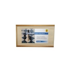 Pièces d'échecs en boîte avec un konig de 88 mm de haut
